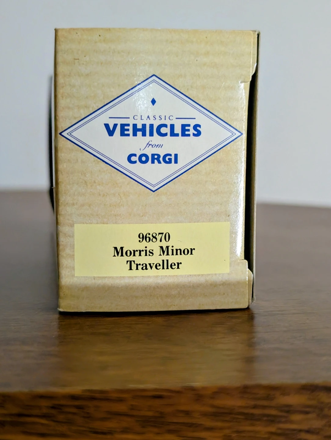 Corgi Morris Minor Traveller Diecast Model Car - 1/43 scale - photo 5