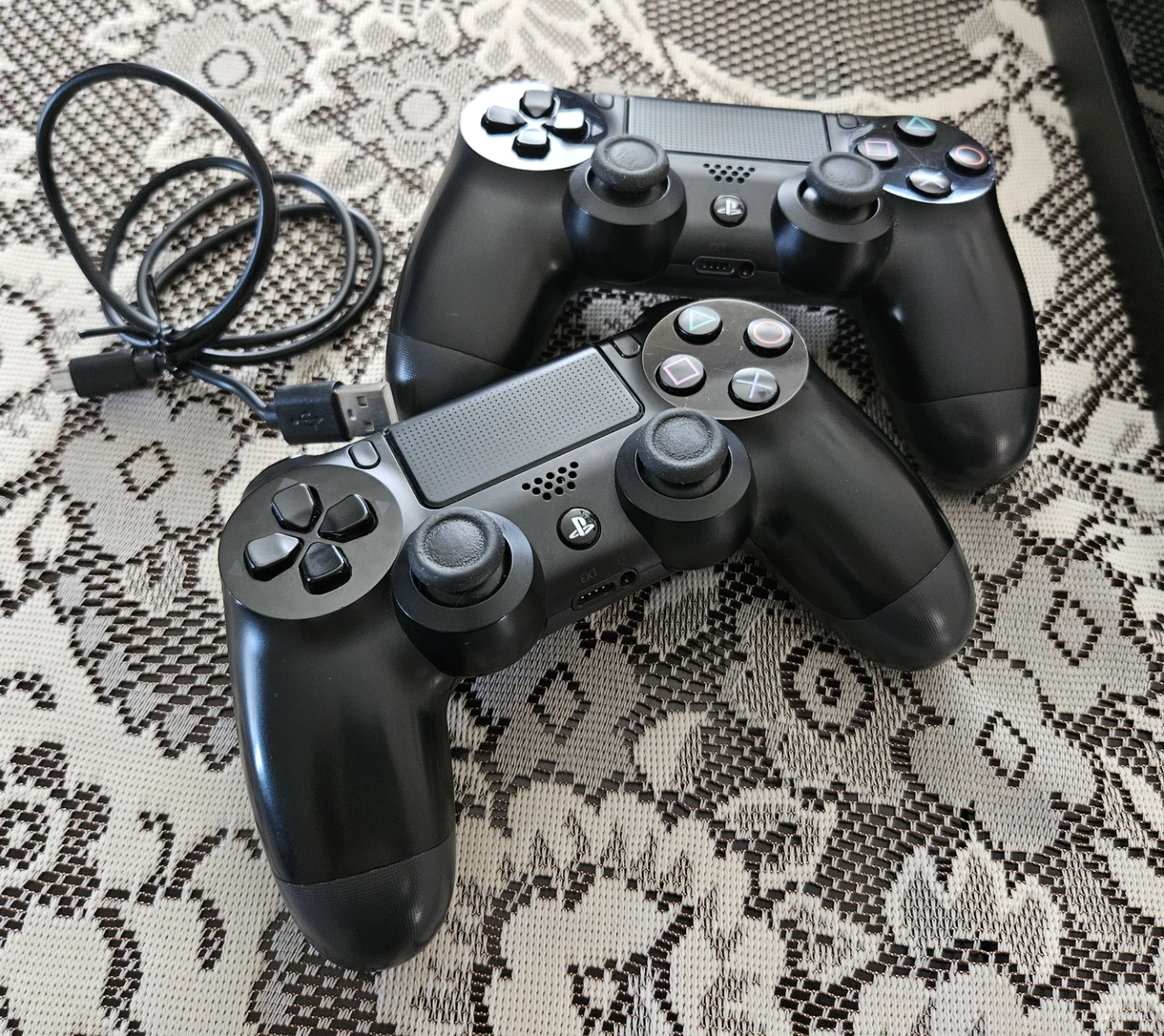 Sony PlayStation 4 (PS4) Console with 2 Controllers - photo 5