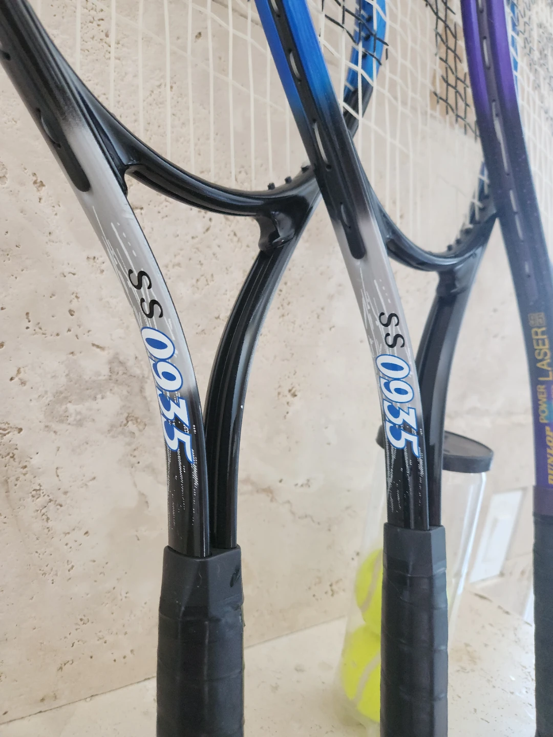 Dunlop & Wilson Tennis Rackets with Balls - photo 2