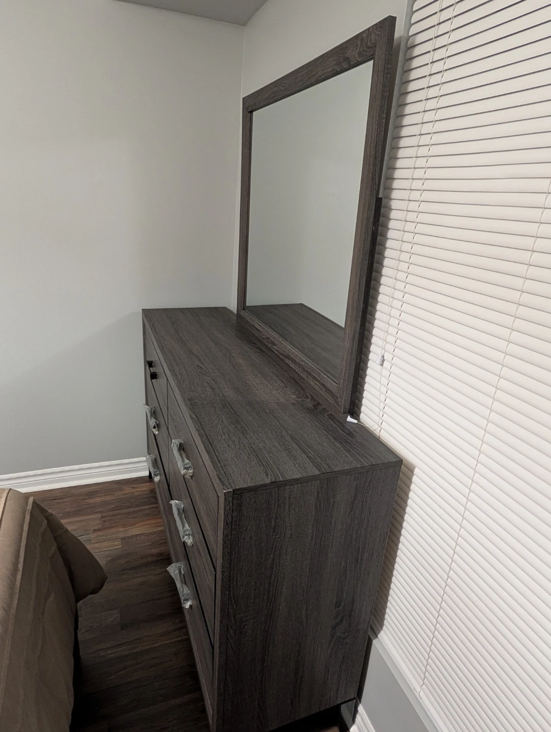URGENT - 4-piece bedroom set in a great condition - photo 4