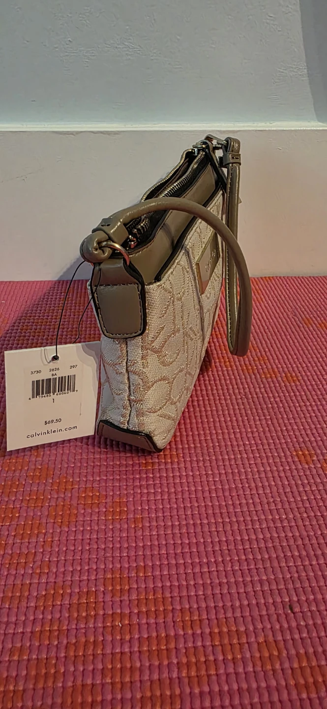 Calvin Klein Wristlet Pouch - photo 2
