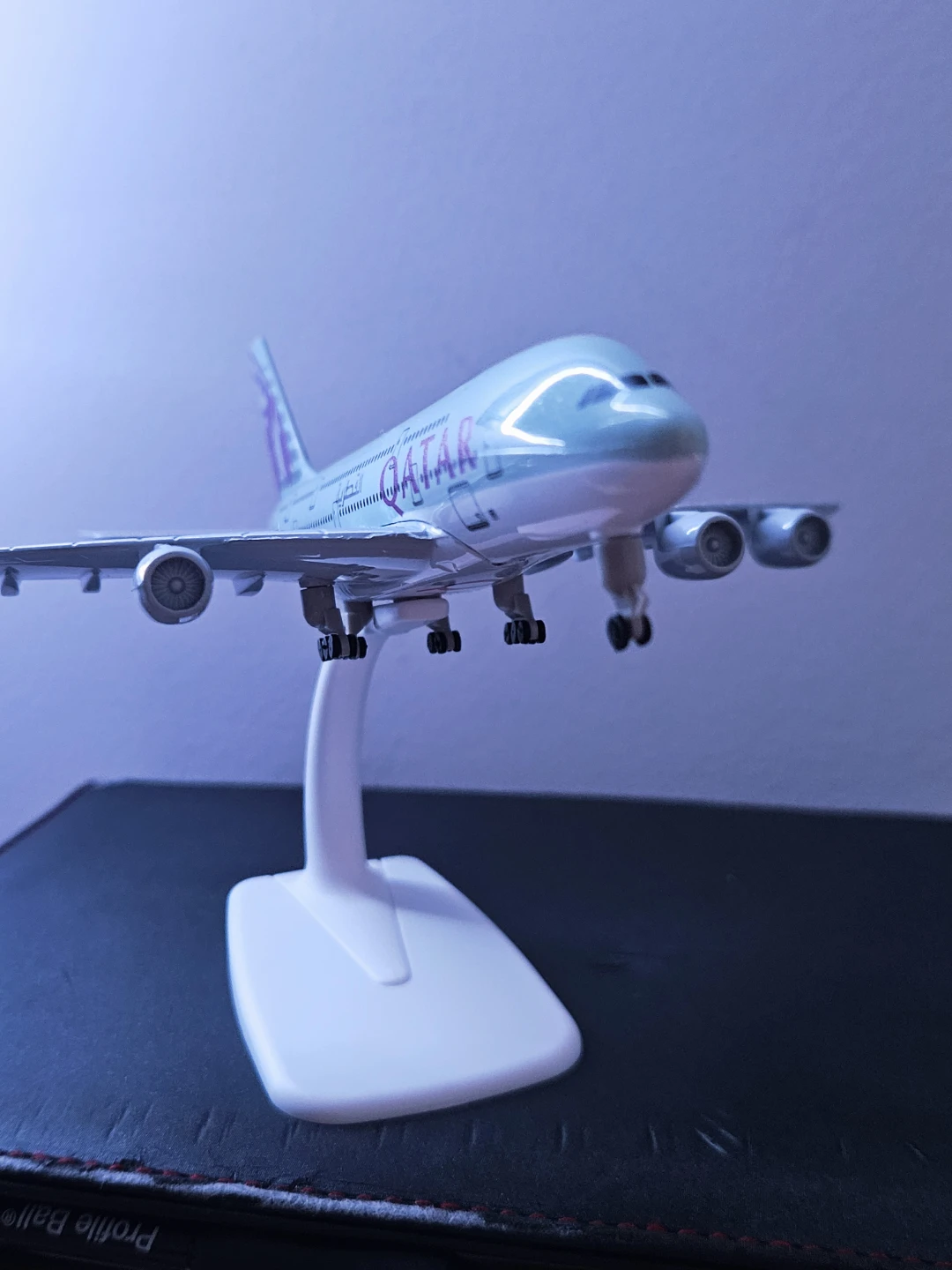 Qatar Airways Model Airplane A380 - photo 2