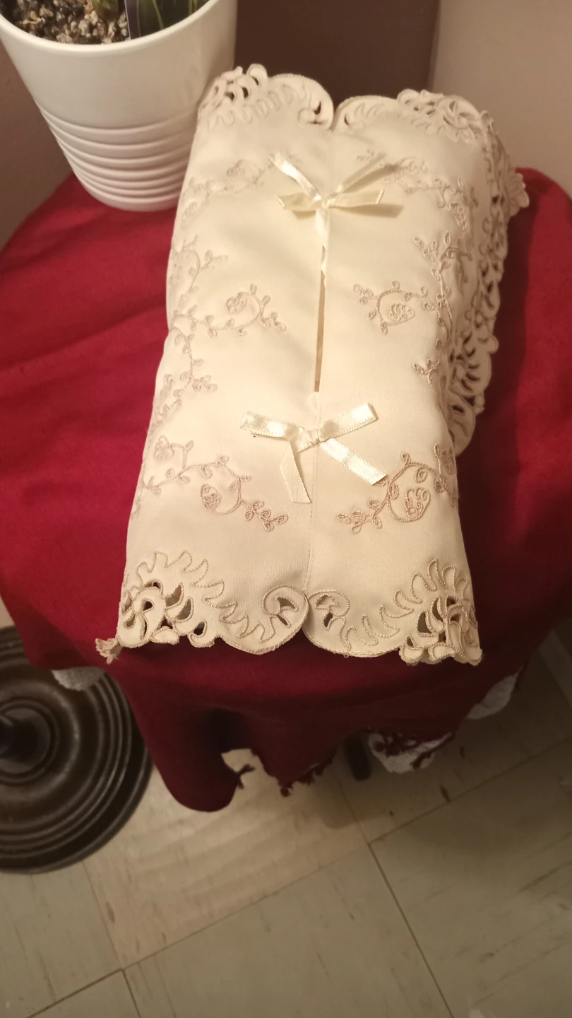 Embroidered Cream Tissue Box Cover with Bows