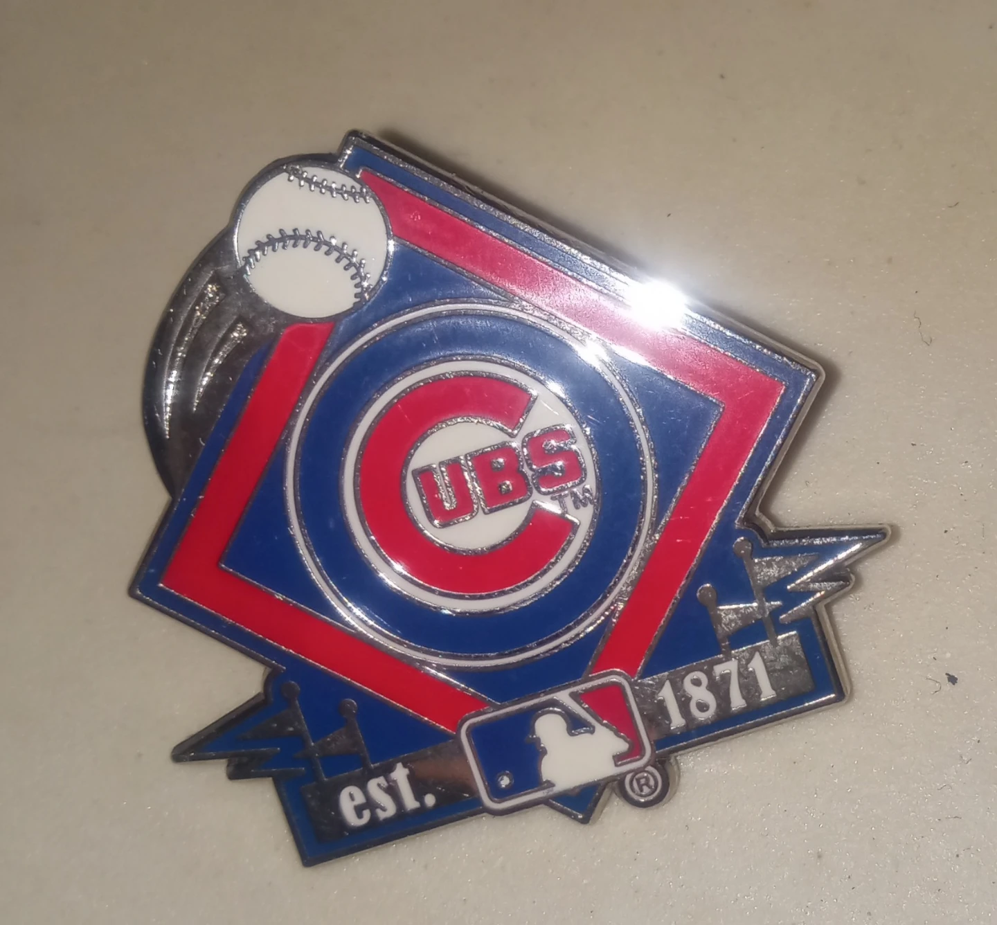 metal lapel pin Chicago Cubs