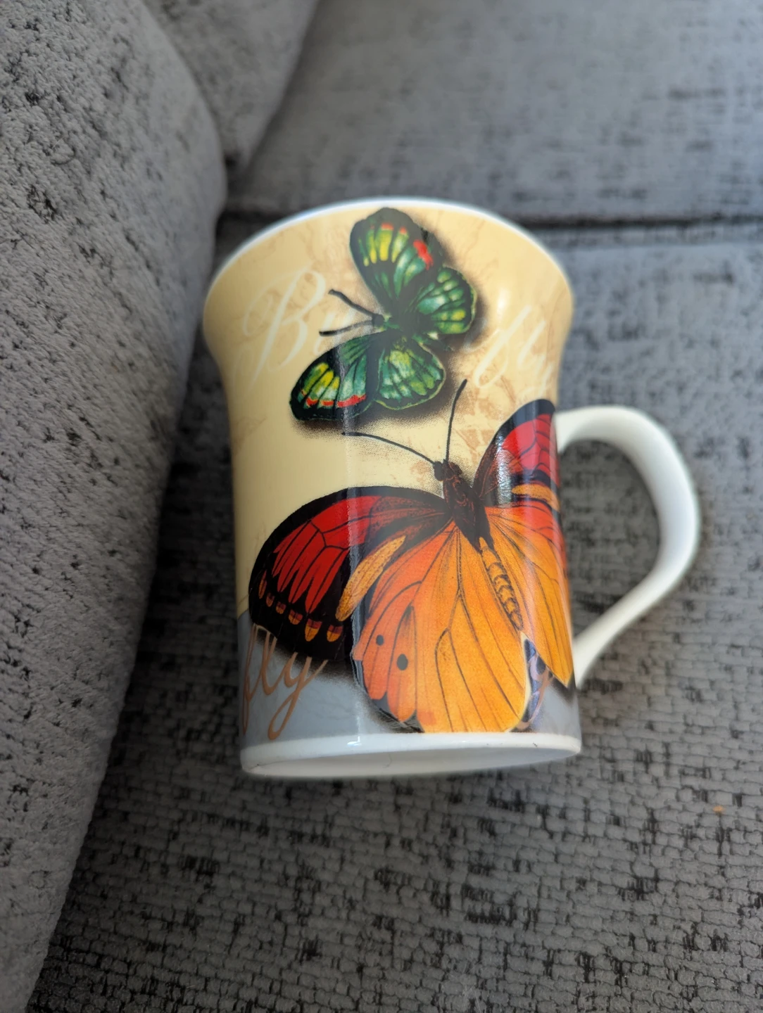 Ceramic Mugs with Floral, Butterfly and Birds designs - photo 3