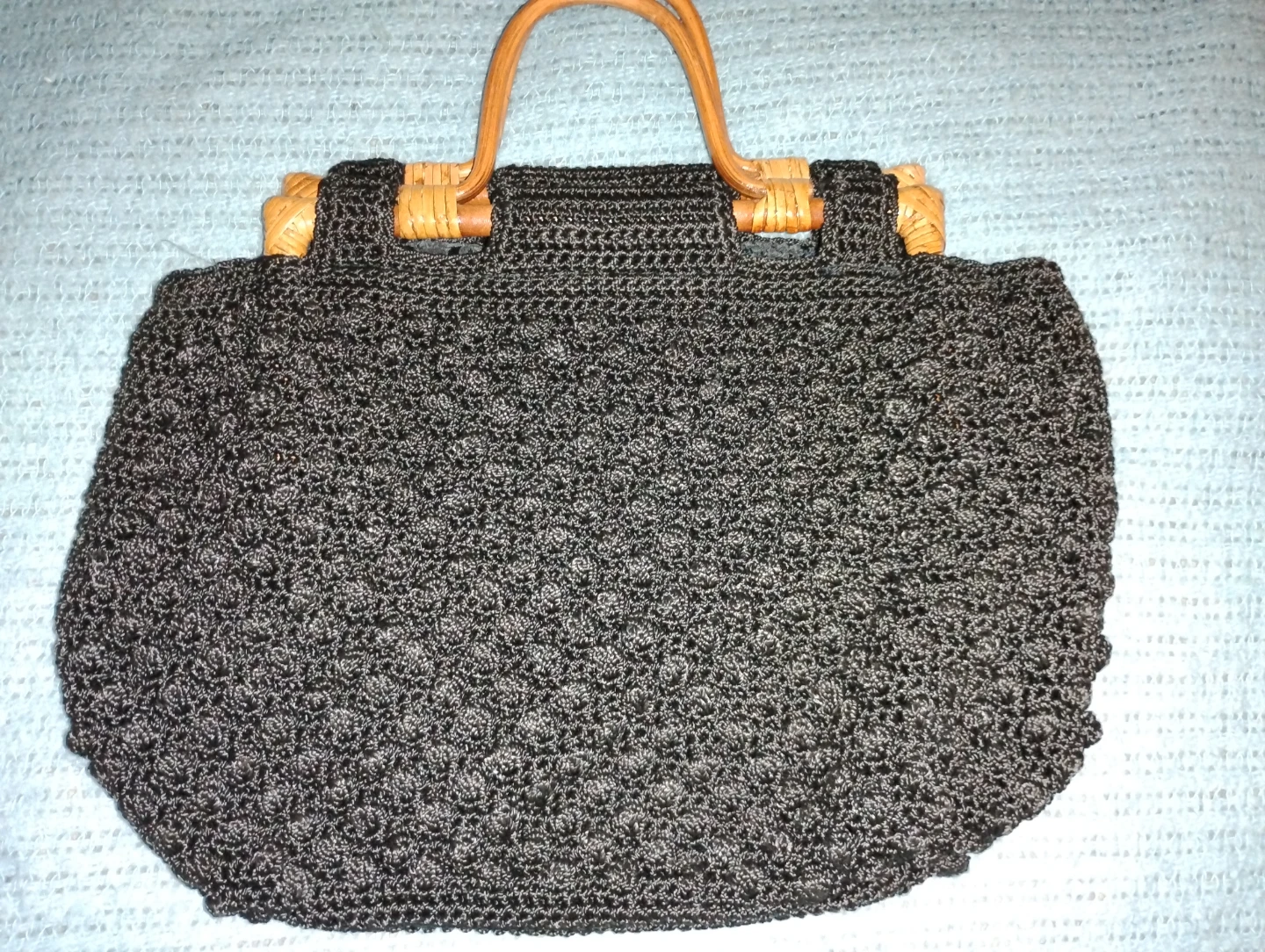 VINTAGE!! BLACK WOVEN HANDBAG PURSE WITH BAMBOO HANDLES