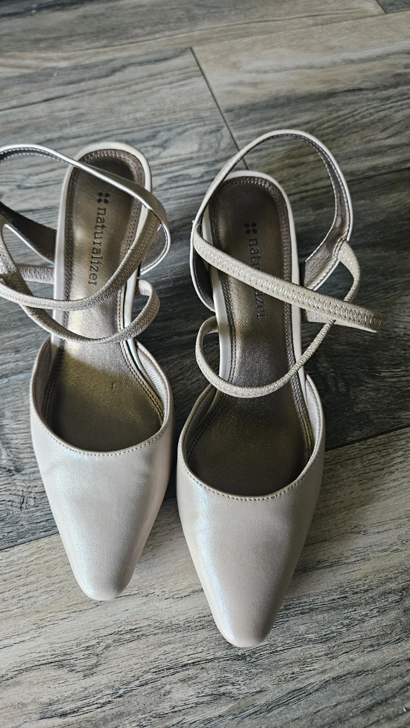 Naturalizer Women's Beige Slingback Heels