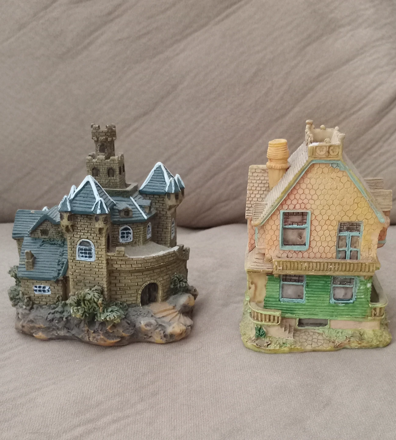 Set of 2 Miniature Houses/Castles