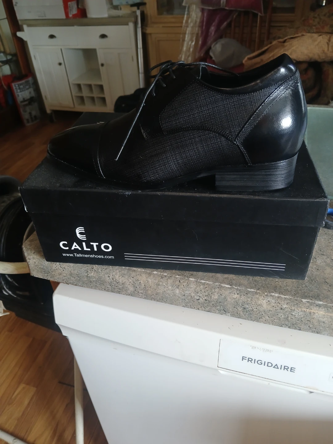 CALTO Men's Black Dress Shoes with Box
