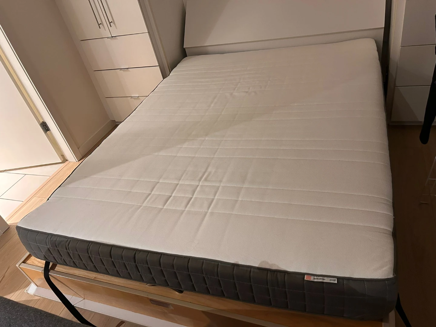 FOR FREE-- IKEA MORGEDAL Queen size Mattress - photo 3