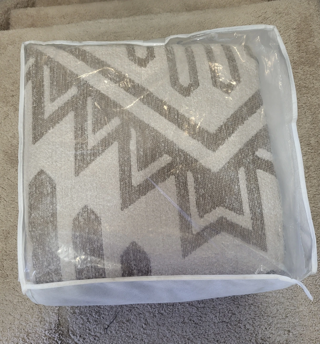 8ft X 10ft Textured Boho Area rug (Brand new) - photo 2