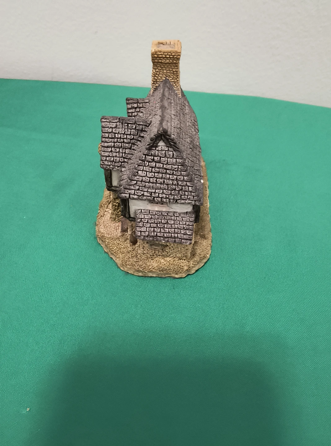 David Winter Hogs Head Beer House 1985 Miniature Figurine - photo 4