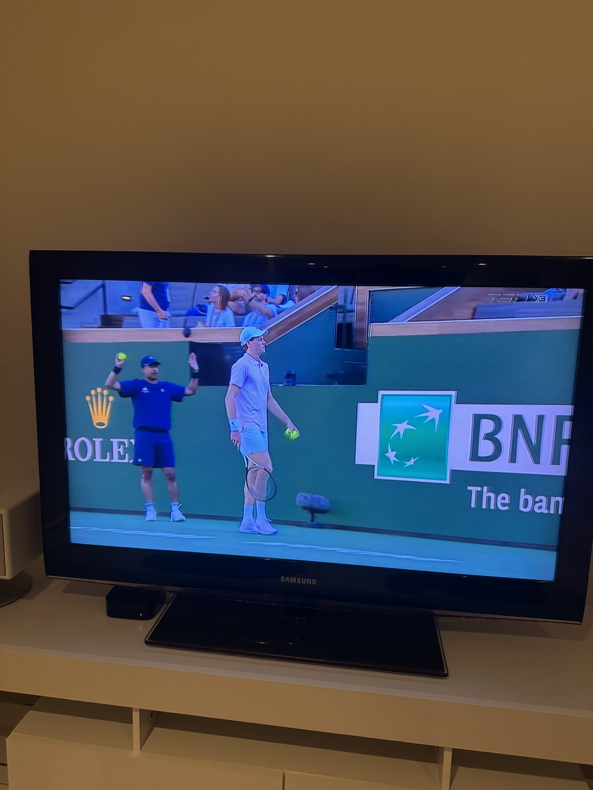 Samsung 40 inch HD Television - photo 3