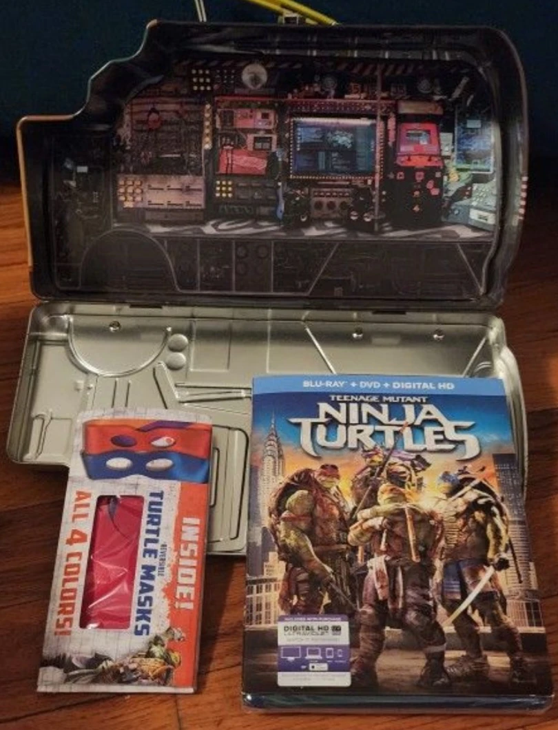 Teenage Mutant Ninja Turtles Blu-Ray + Tin Lunchbox & Masks - photo 3