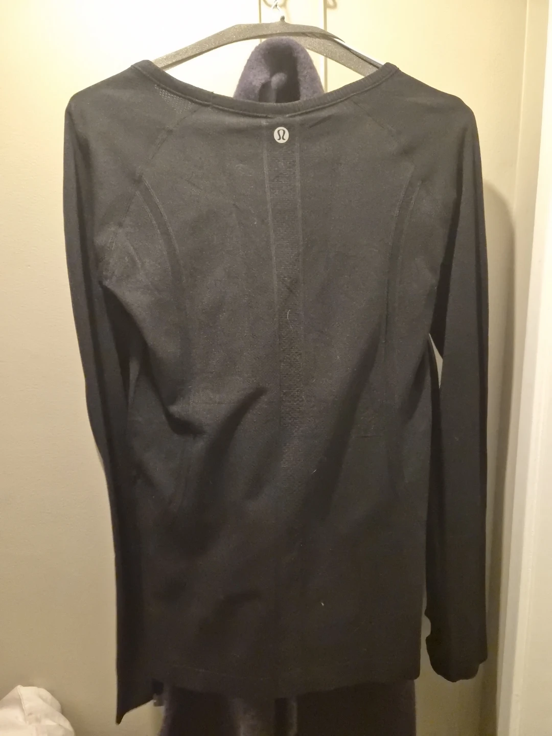 Lululemon Long Sleeve Top - photo 2