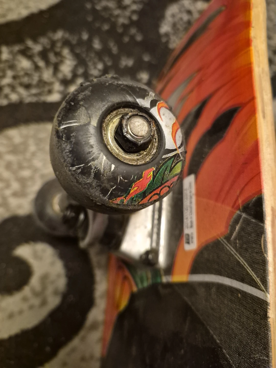 Airwalk Skateboard with Skull Graphic - photo 4