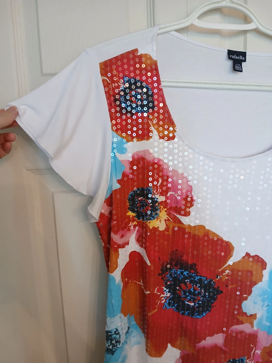 RAFAELLA white floral sequin top, size large (L) - photo 4
