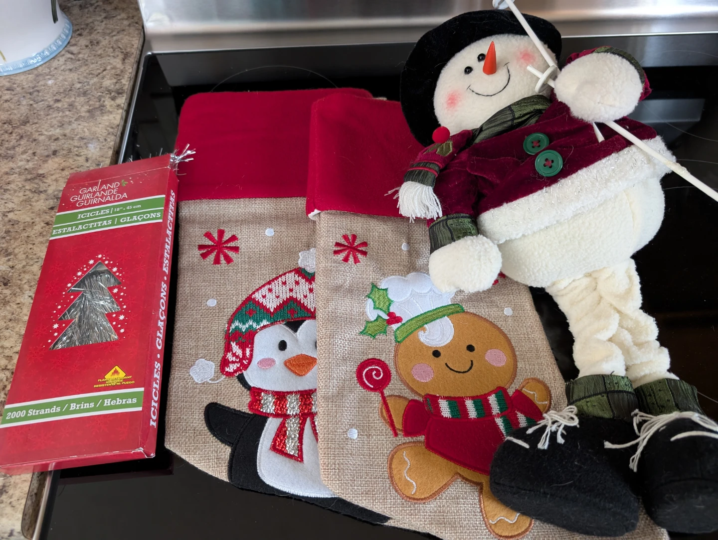 Christmas Stockings and Icicle Garland, Snowman 🥕