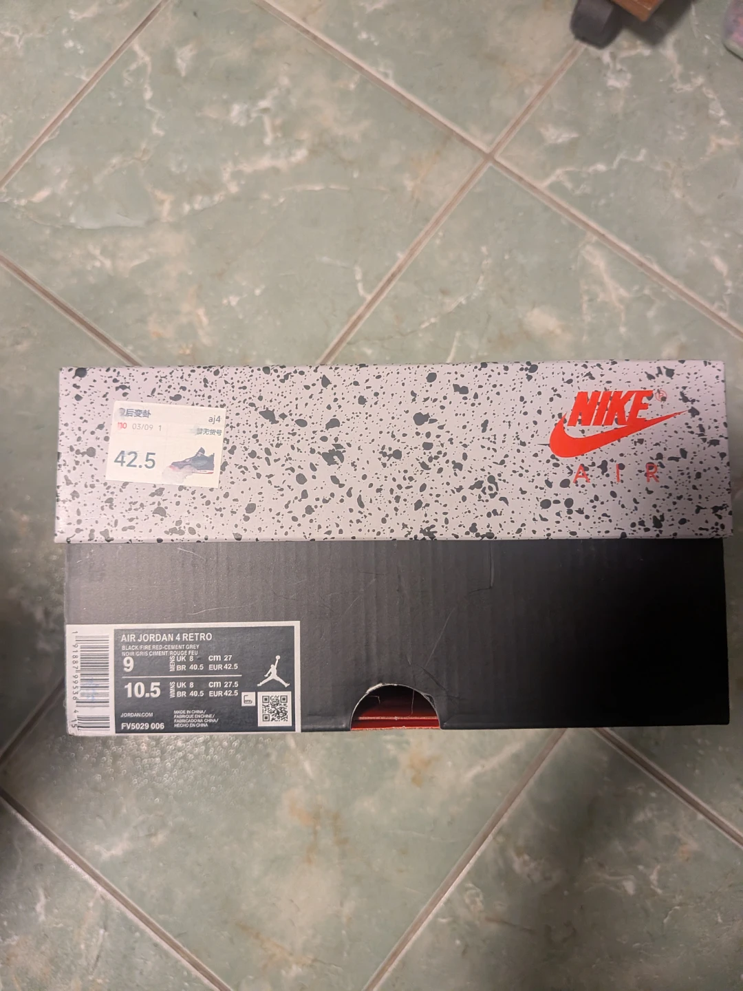 Nike Air Jordan 4 Bred - photo 4