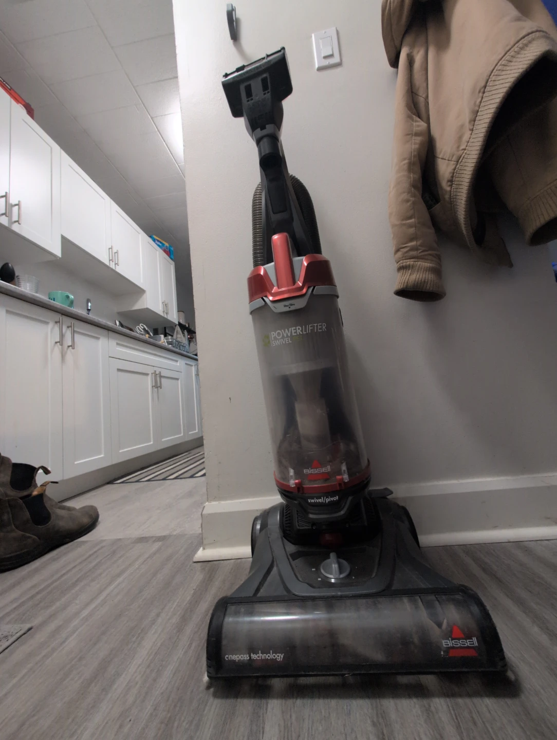 Bissell PowerLifter Swivel Vacuum Cleaner - photo 2