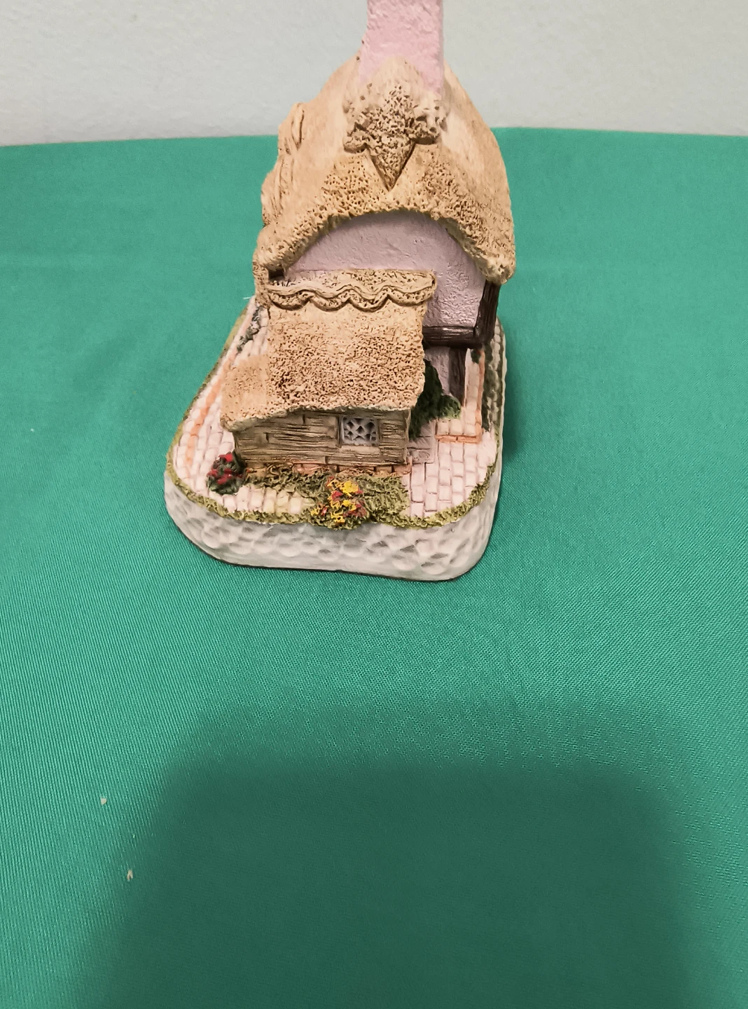 David Winter One Acre Cottage Collectible Figurine - photo 2