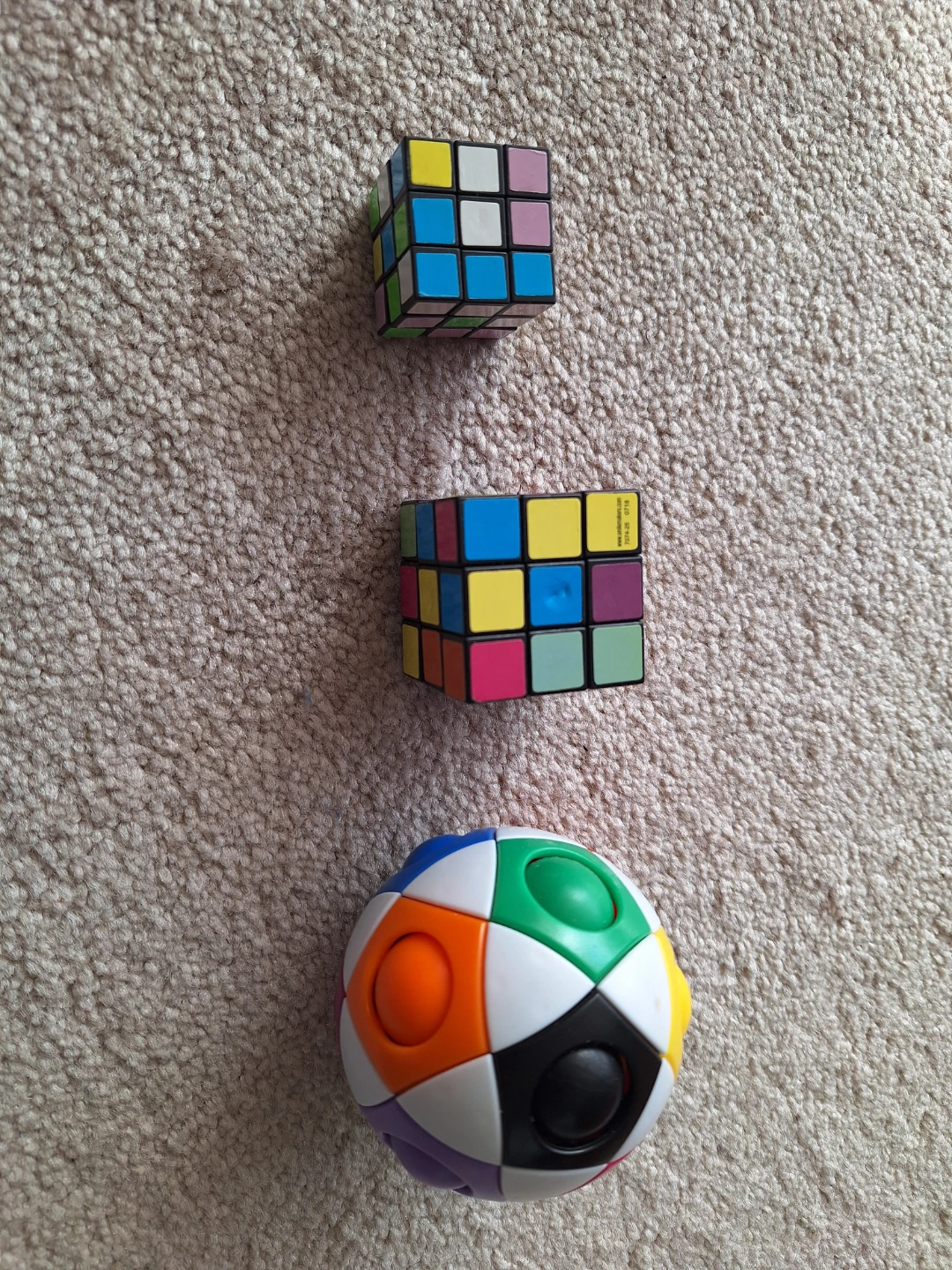 3 Rubics Puzzles - 2 Cubes and 1 Ball - photo 2