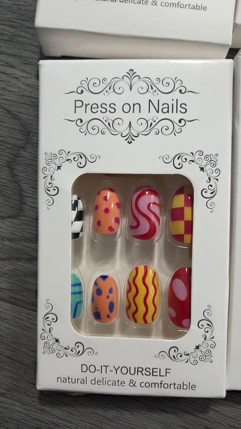 5 sets of press on nails - photo 2