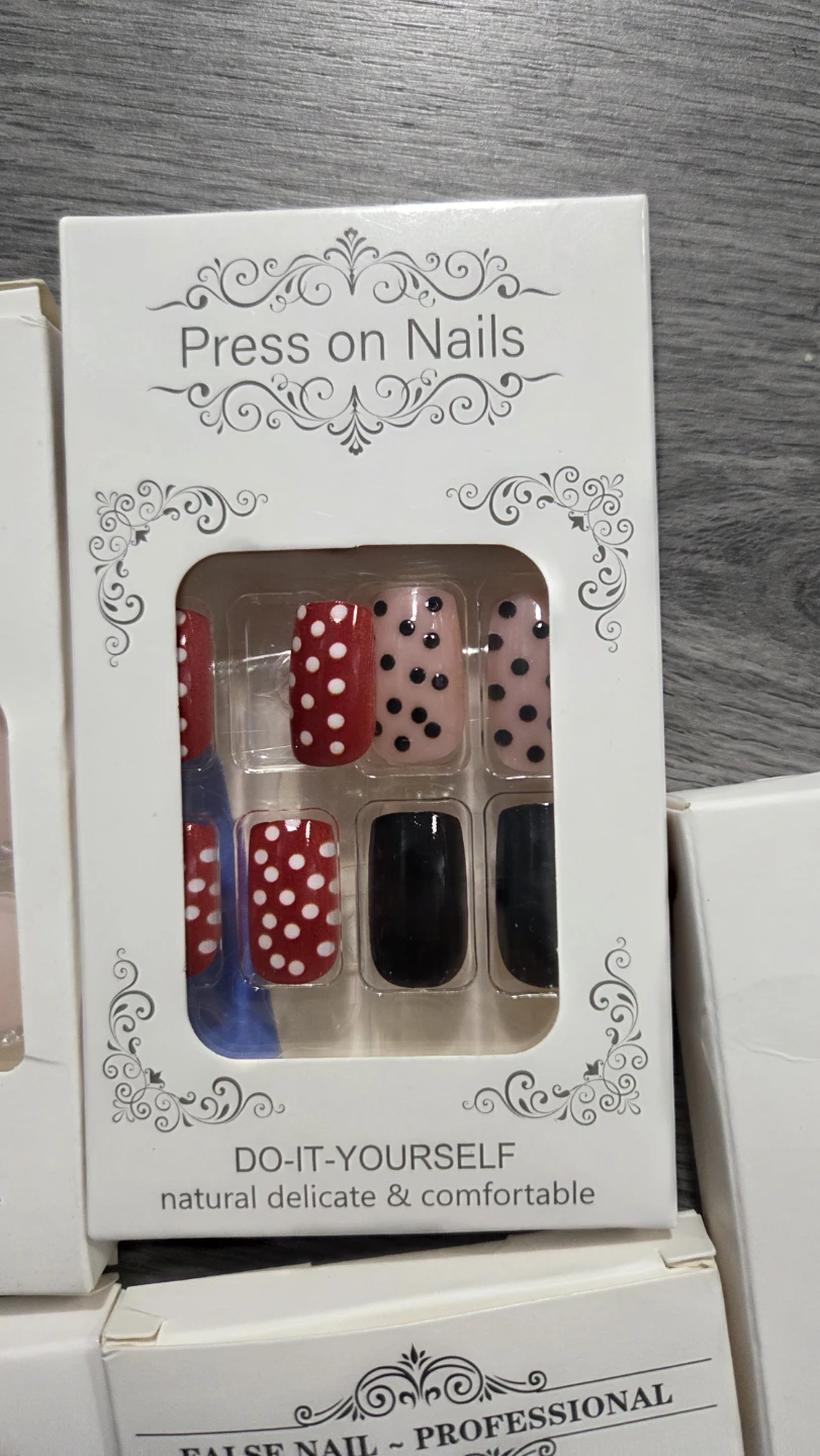5 sets of press on nails - photo 5