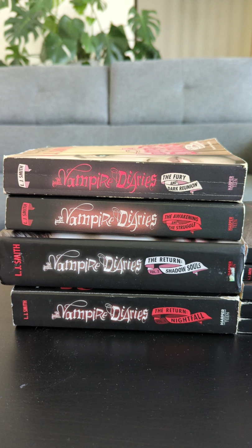 L.J. Smith The Vampire Diaries Book Lot