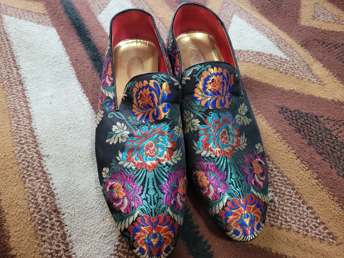 Man's shoes.