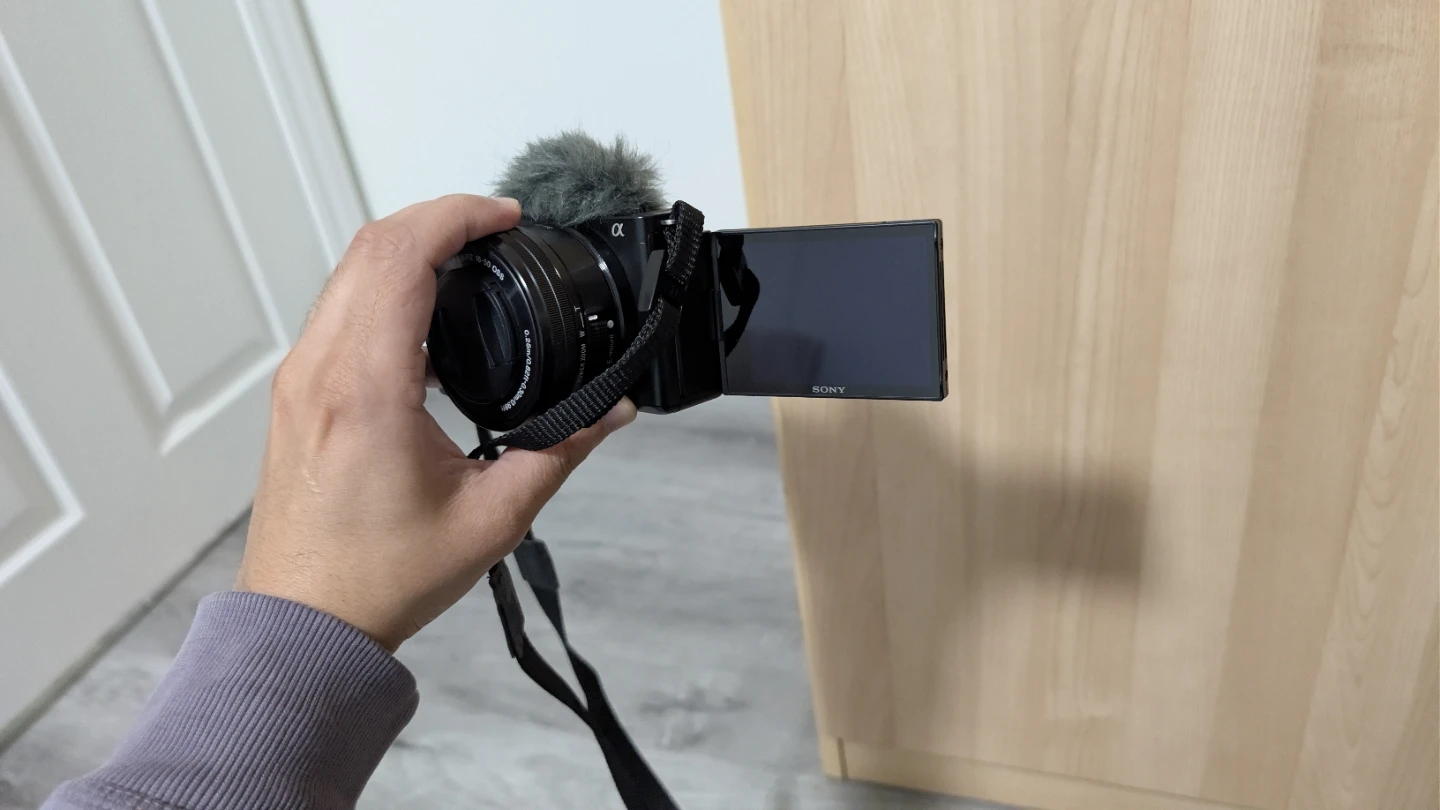 Sony Alpha ZV-E10 Mirrorless Camera