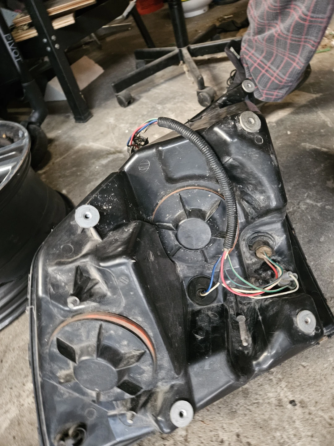 headlight for a Volvo VNL commercial truck.  - photo 5