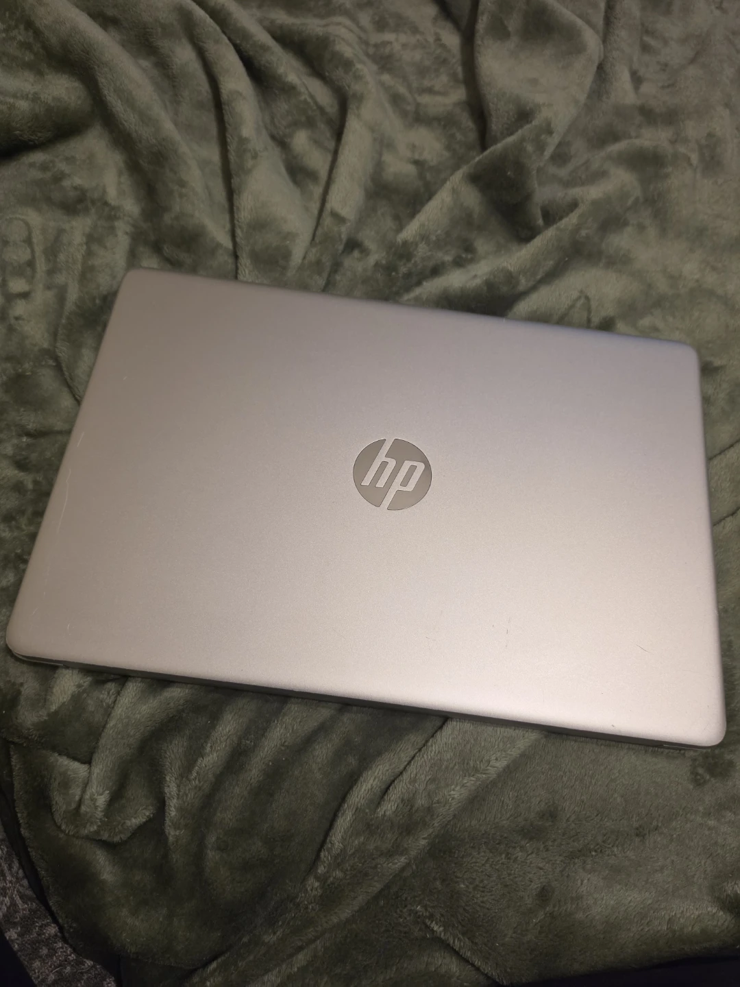 HP Laptop - photo 2