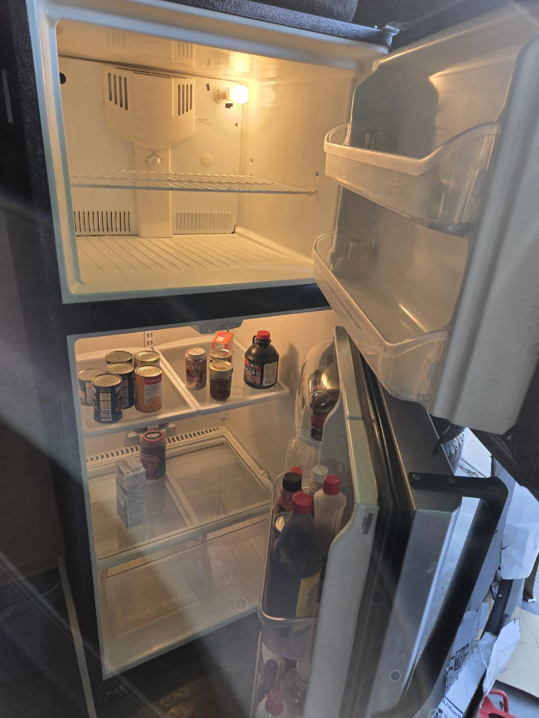 FREE DELIVERY!! Frigidaire Stainless steel fridge $300 - photo 2