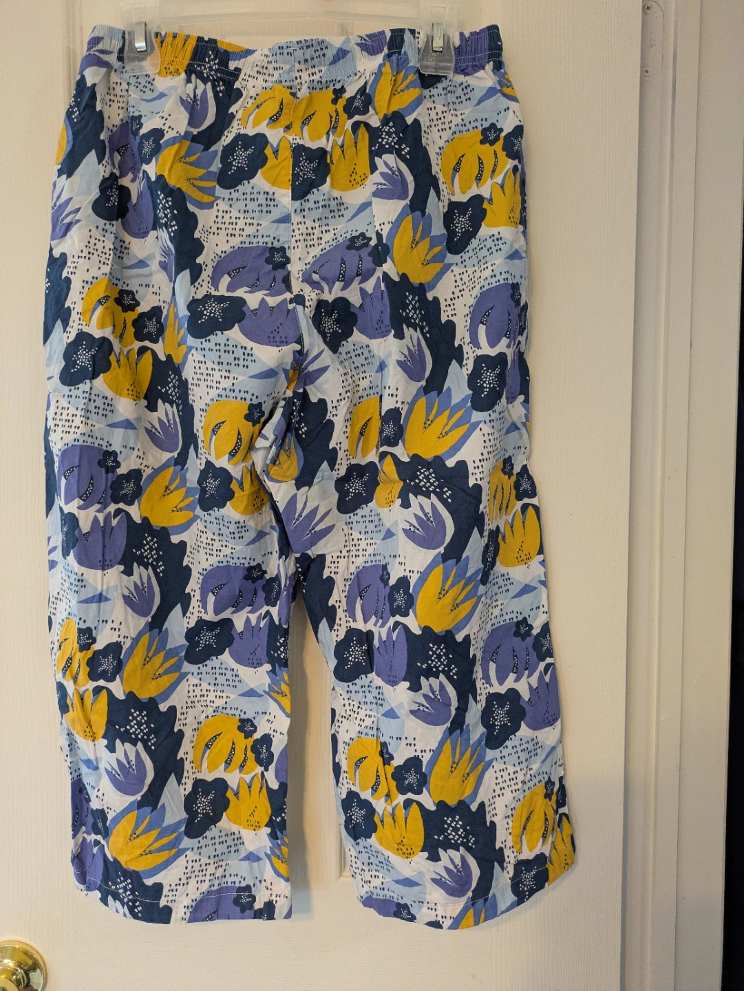 Uniqlo Women's Printed Capri Pants Size M - photo 2