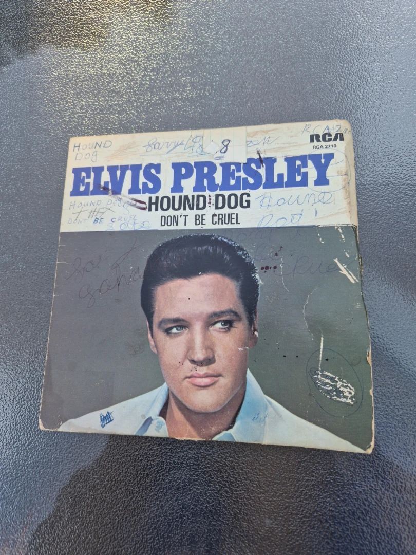 Elvis Presley Hound Dog / Don't Be Cruel 45 RPM Record