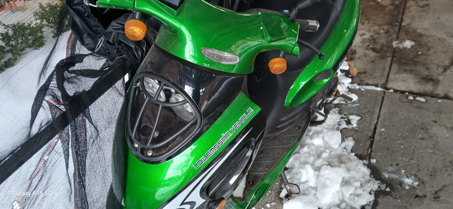 Green Scooter - Low Emission Vehicle - photo 5