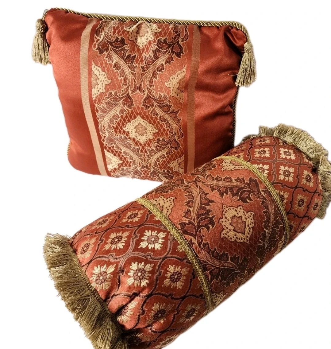Luxury Decorative Pillow Set - Damask- Crimson/Gold Regency