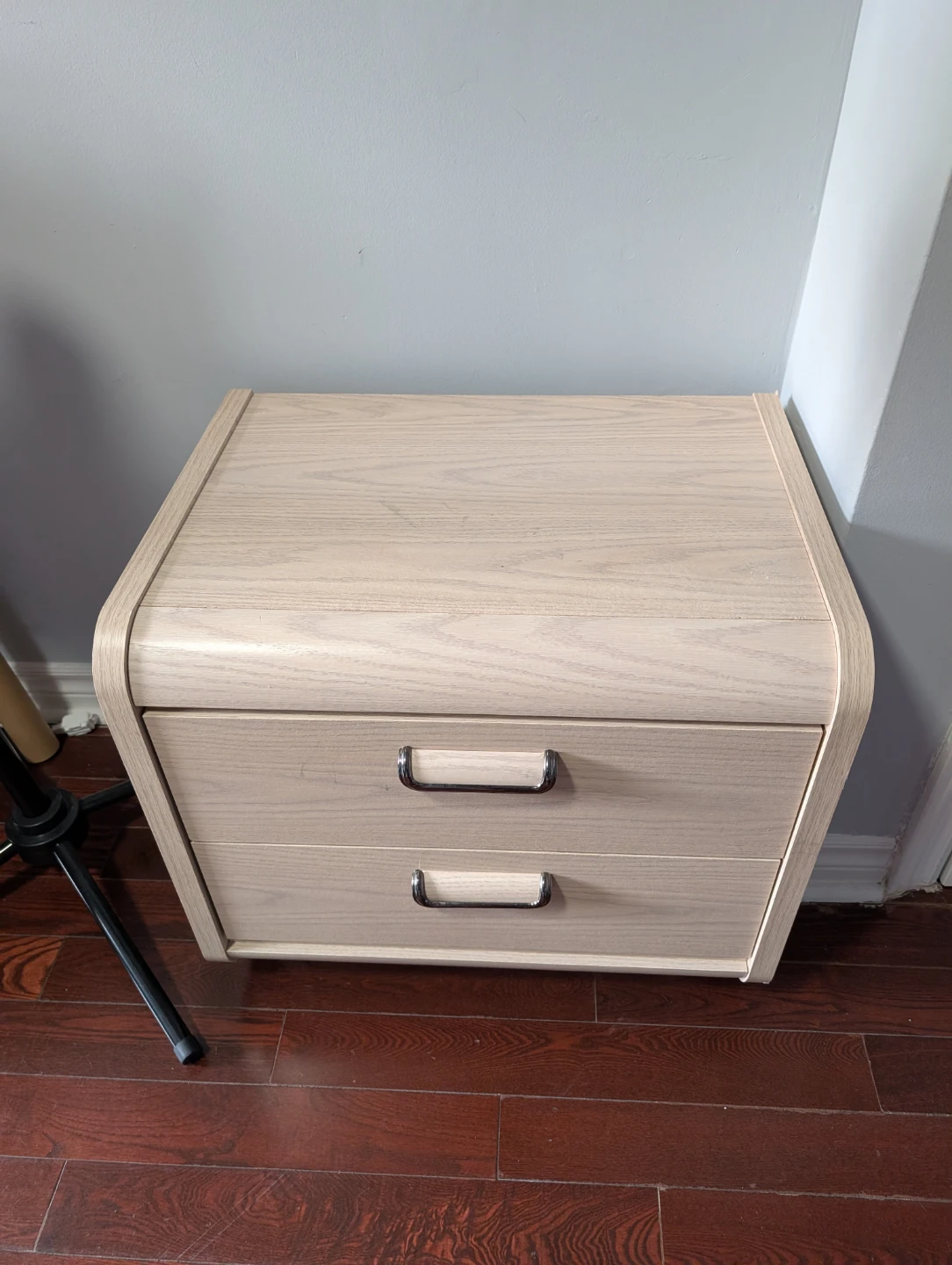 Two-drawer table - photo 3