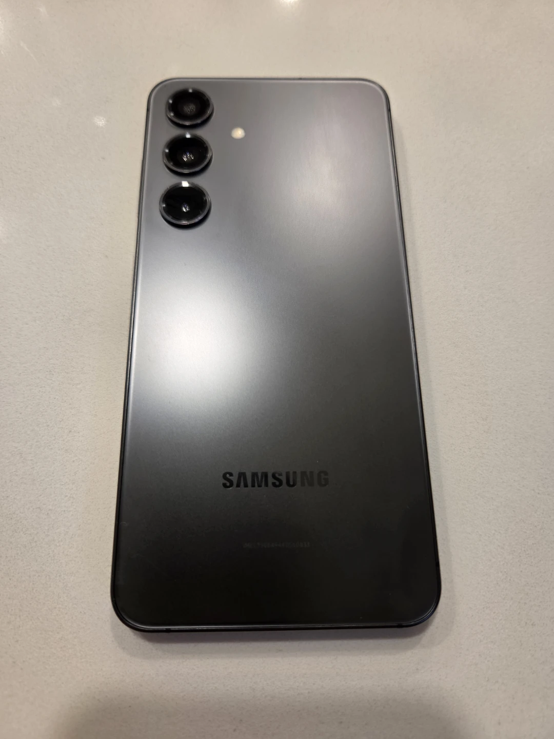 Samsung Galaxy S24 - photo 2