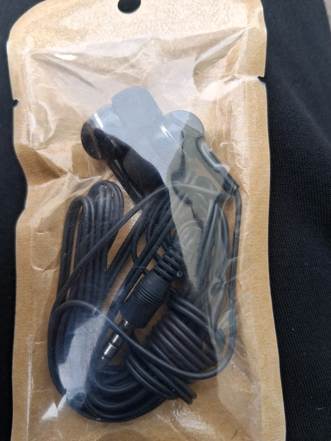 Brand new sealed Black Wired Earbuds - photo 2