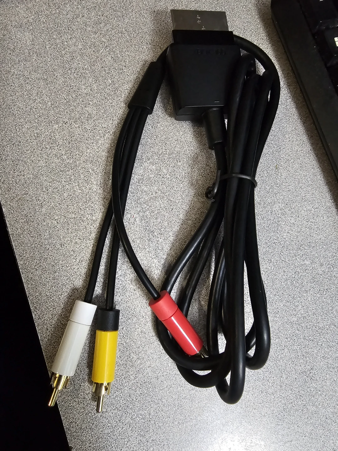 Xbox 360 AV Cable - photo 2