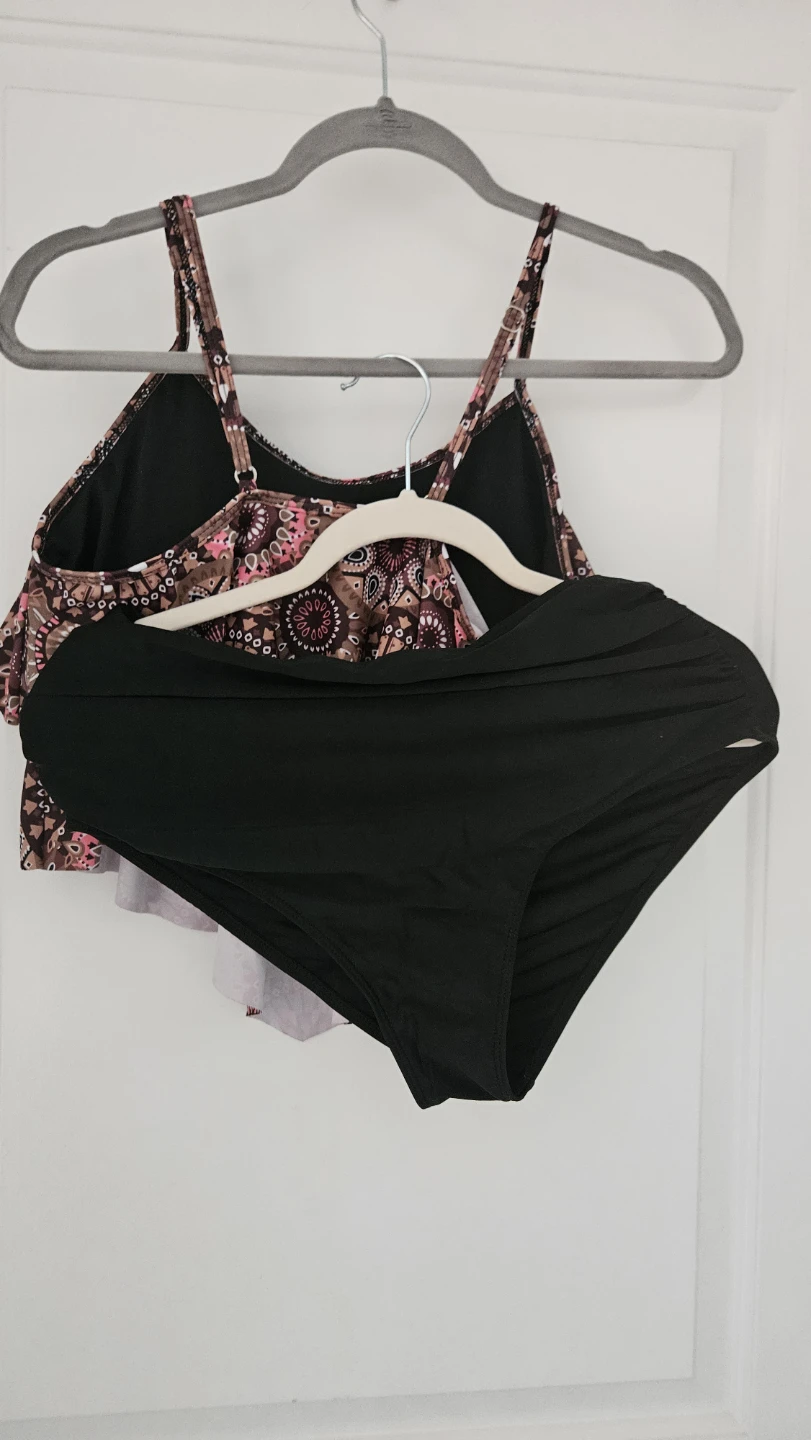 Women's Swimsuit Top and Bottom - Size Large (also fits Medium) - photo 2