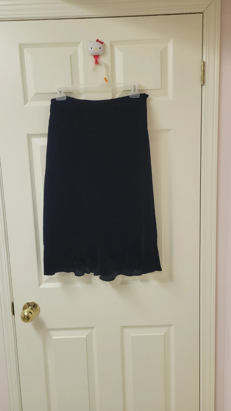 GAP Black Velvet Skirt with Ruffle Hem - Size 2