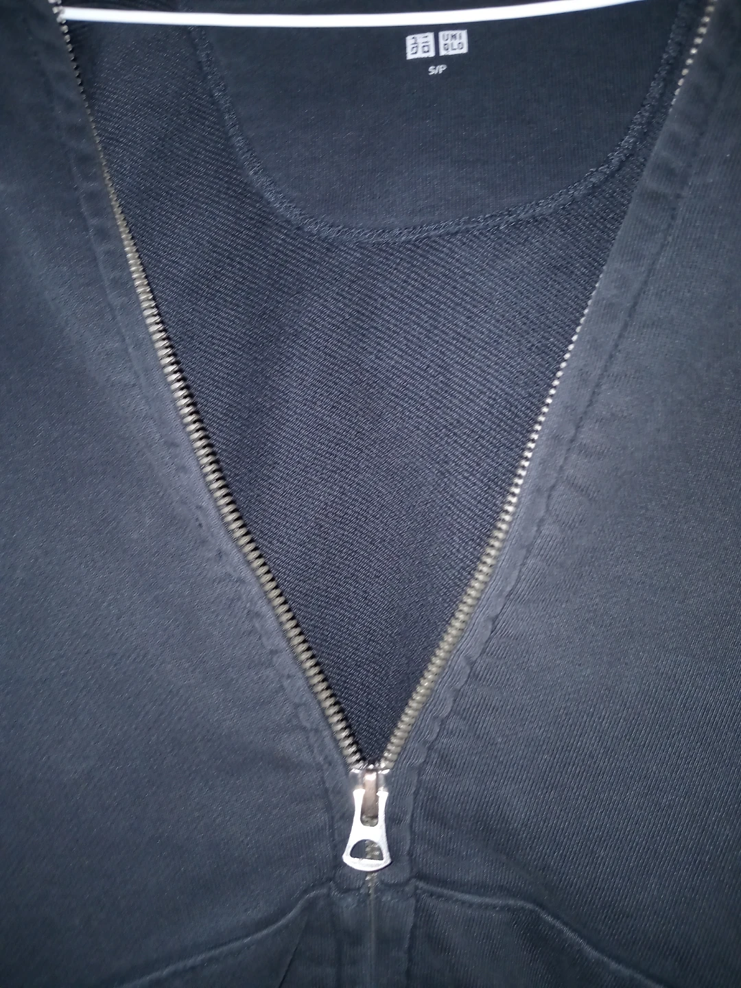 Uniqlo Black Zip-Up Hoodie - photo 2