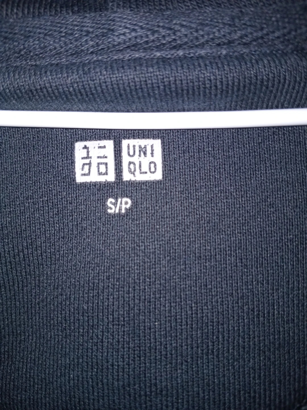 Uniqlo Black Zip-Up Hoodie - photo 3