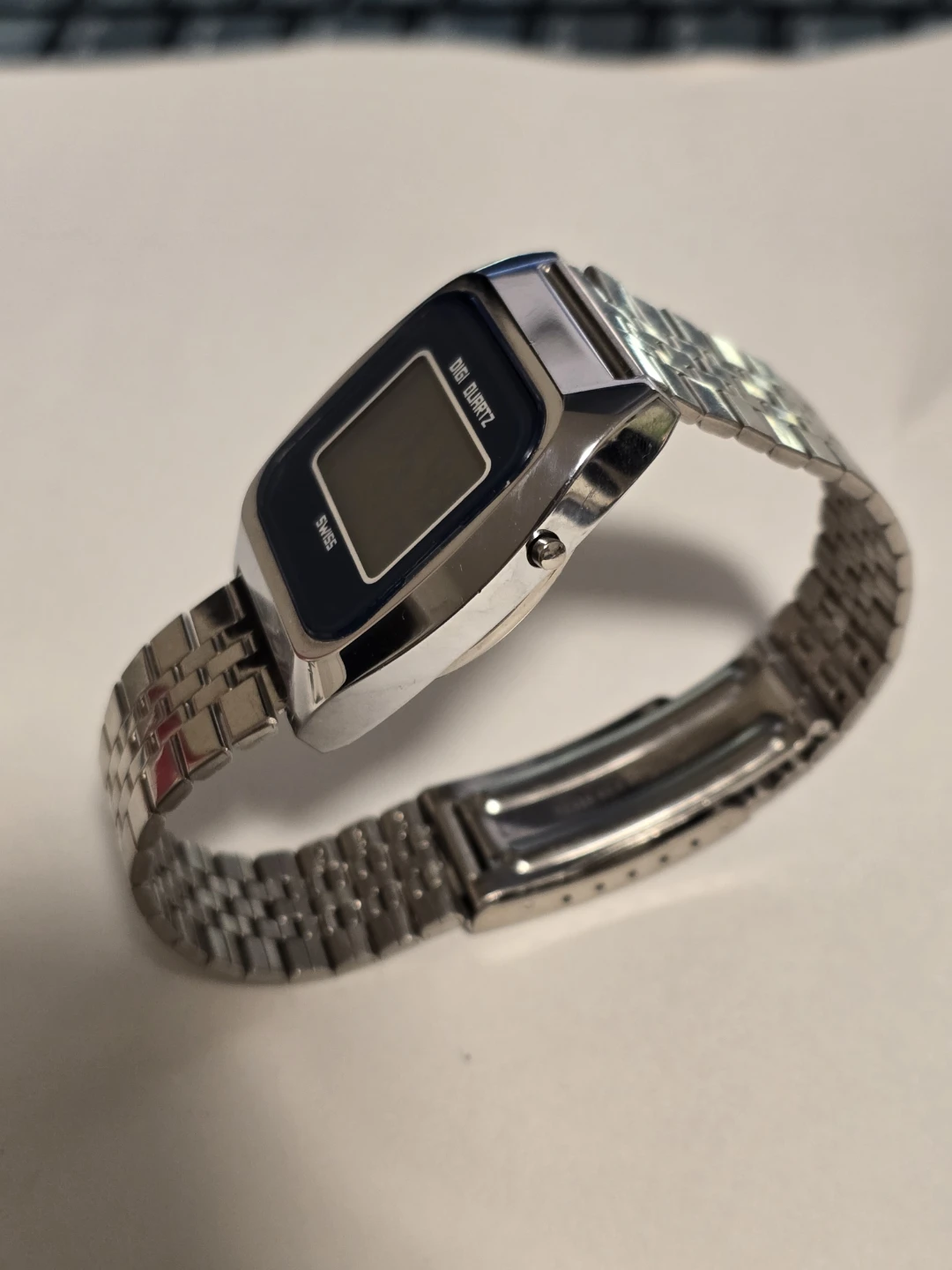 Vintage Quartz LCD Digital Watch - photo 3