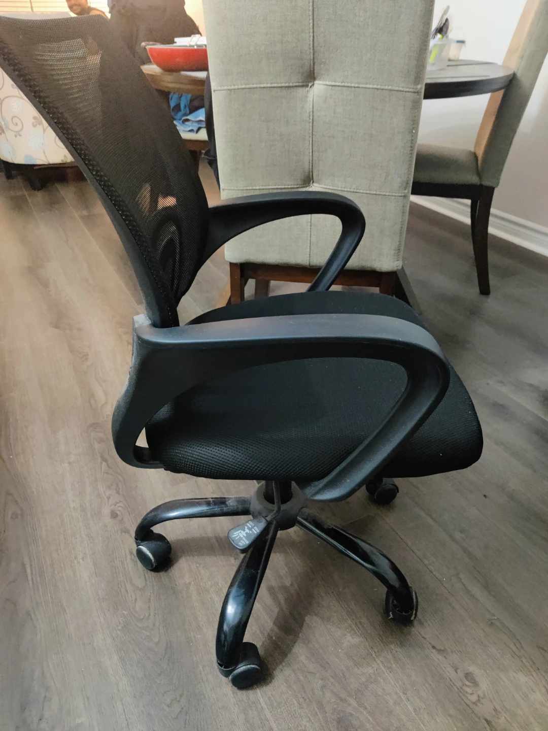Ergonomic Mesh Office Chair – Comfortable & Lightweight - photo 4