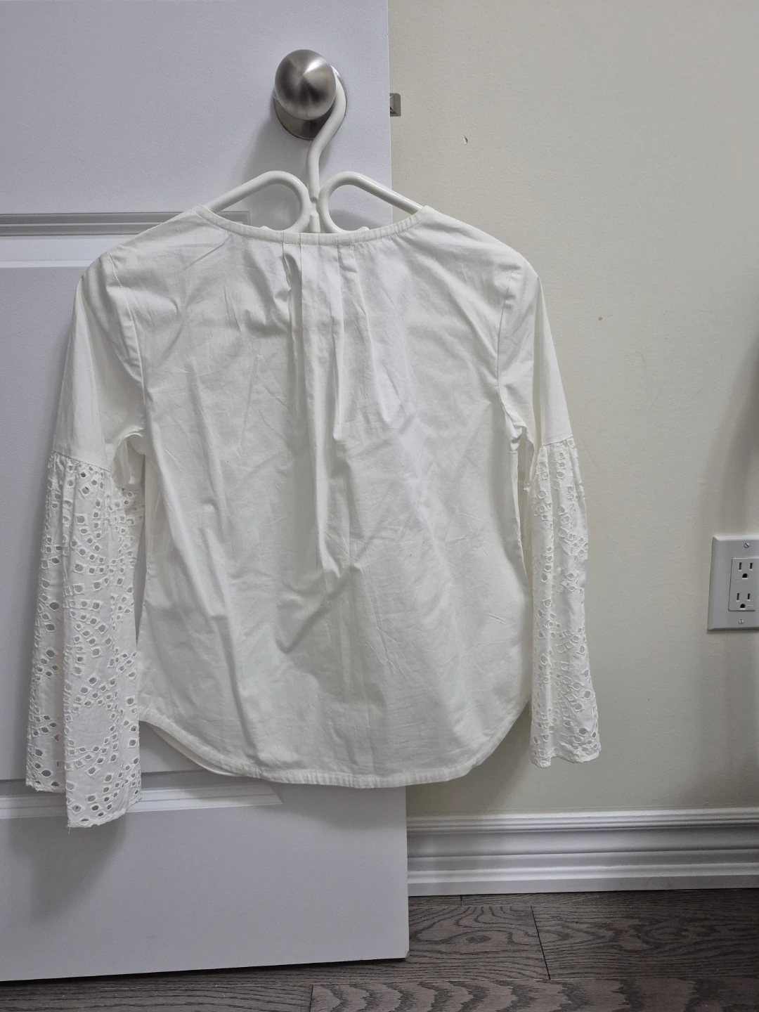 Banana Republic White Eyelet Sleeve Blouse - photo 2