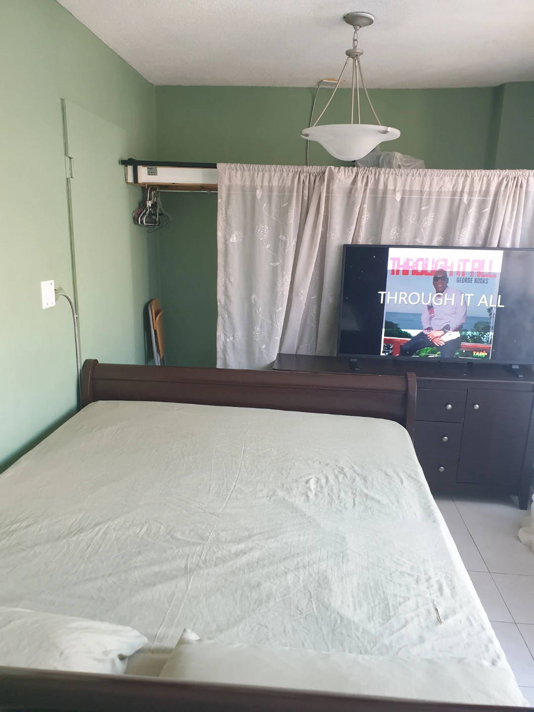 One furnished private room for rent - photo 3